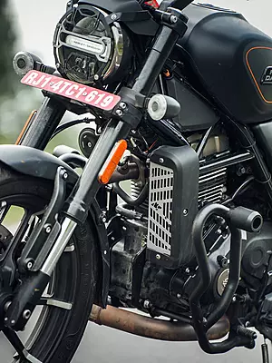 Legundary Thanos Crash Guard With Slider for Harley Davidson X440