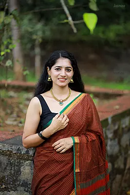 maroon checks Narayanpet cotton saree with green border