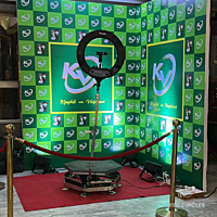 360-DEGREE ROTATION VIDEO BOOTH