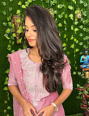 Medium layered hair extension