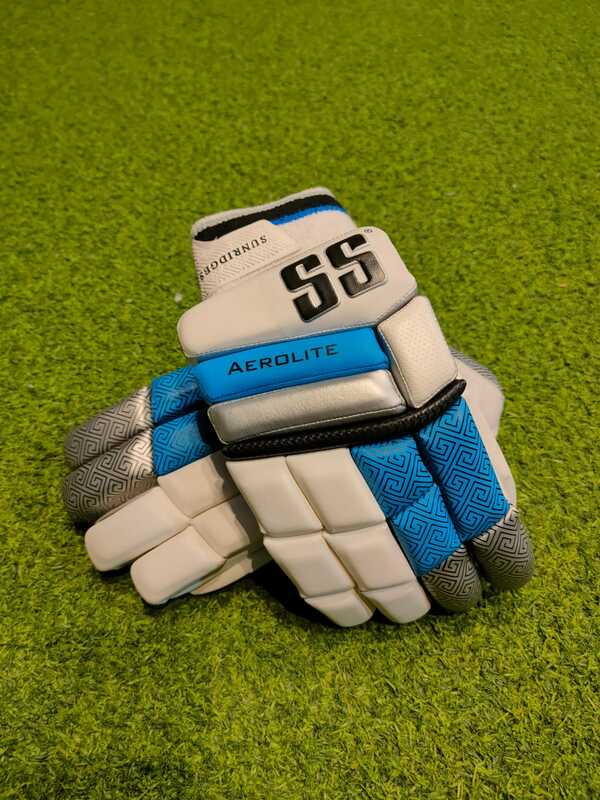 CRICKET BATTING GLOVES SS AEROLITE
