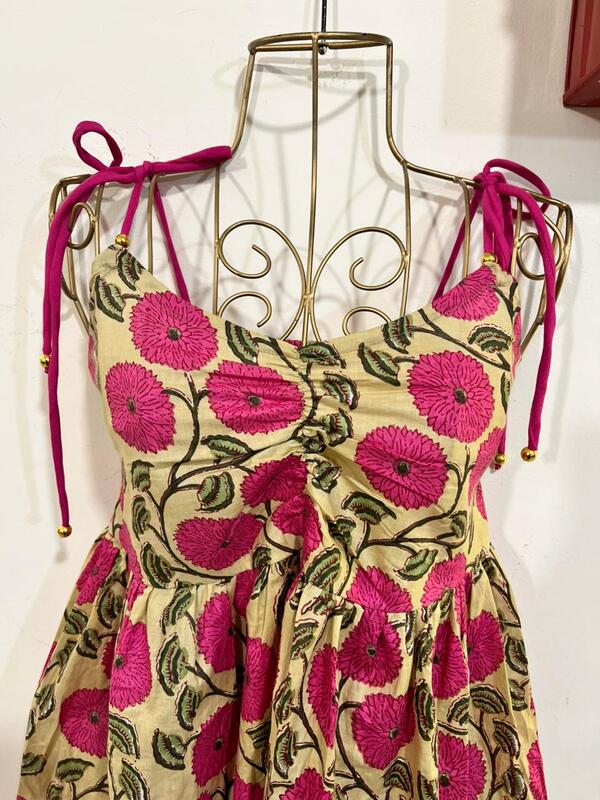 Basanti's Classic Tube Top - Cream & Pink Flowers