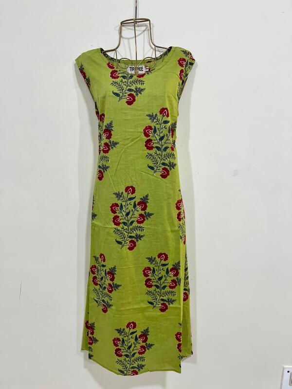 Saira's A-line Dress With a Back Tie - Green & Red Flowers