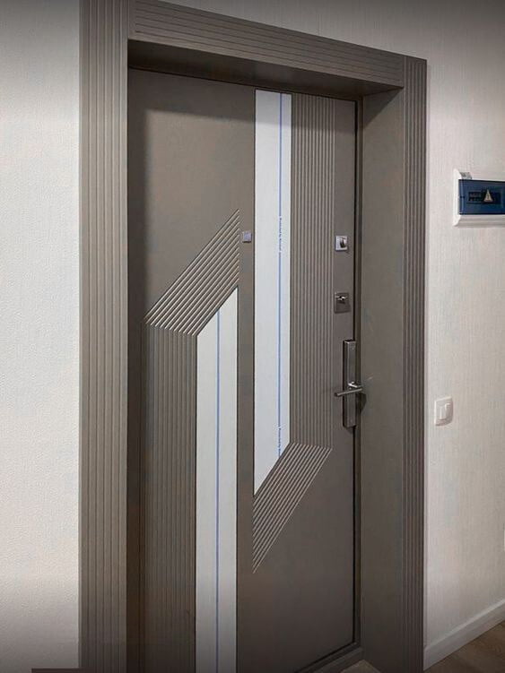 Modern Geometric HDHMR Louvred Door with Deco Paint