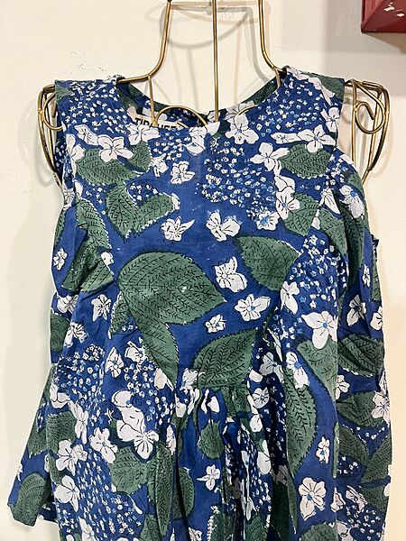 Priya's Triangle-Yoke Top - Blue & Leaves