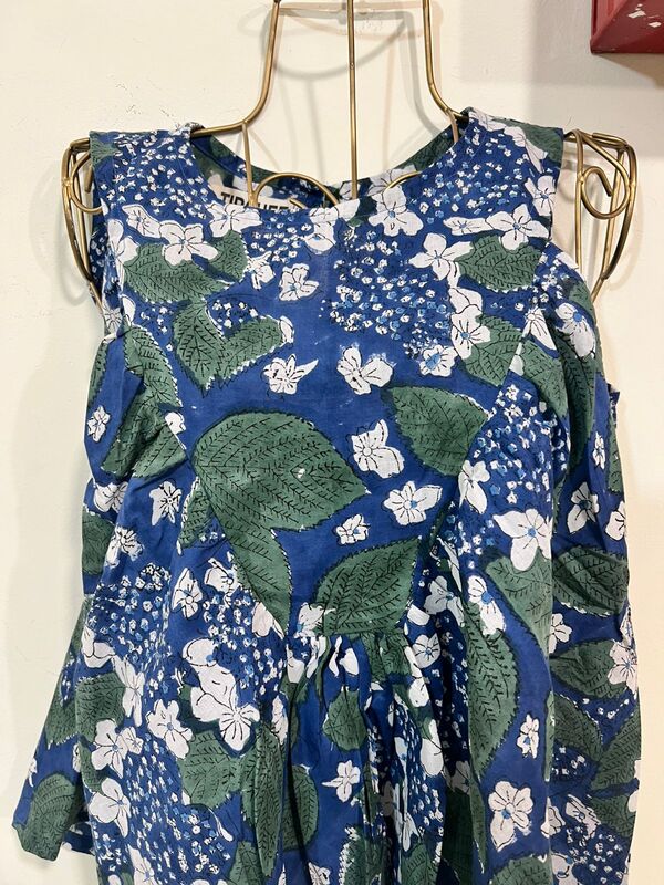 Priya's Triangle-Yoke Top - Blue & Leaves