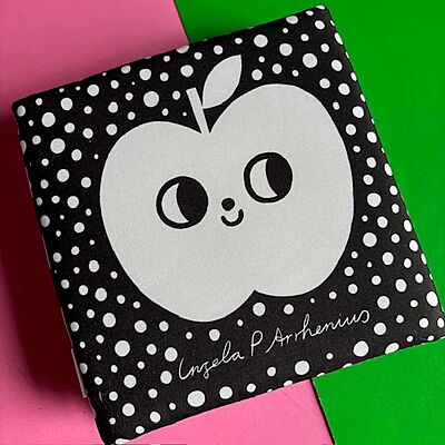 Cuddly Ladybird: Baby’s First Sensory Cloth Book