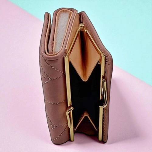 Elegant Quilted Women's Wallet