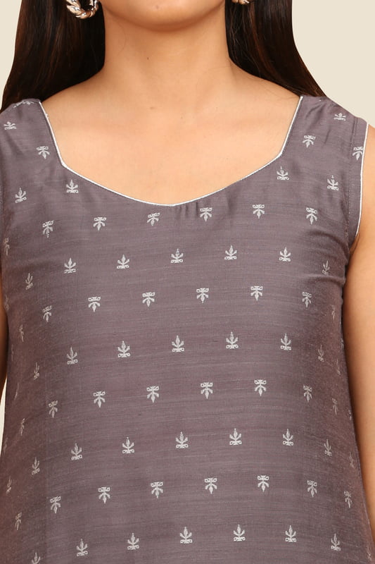 Women's Sleeveless Jacquard Short Kurta