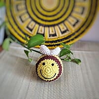 Bee Medium Rattle