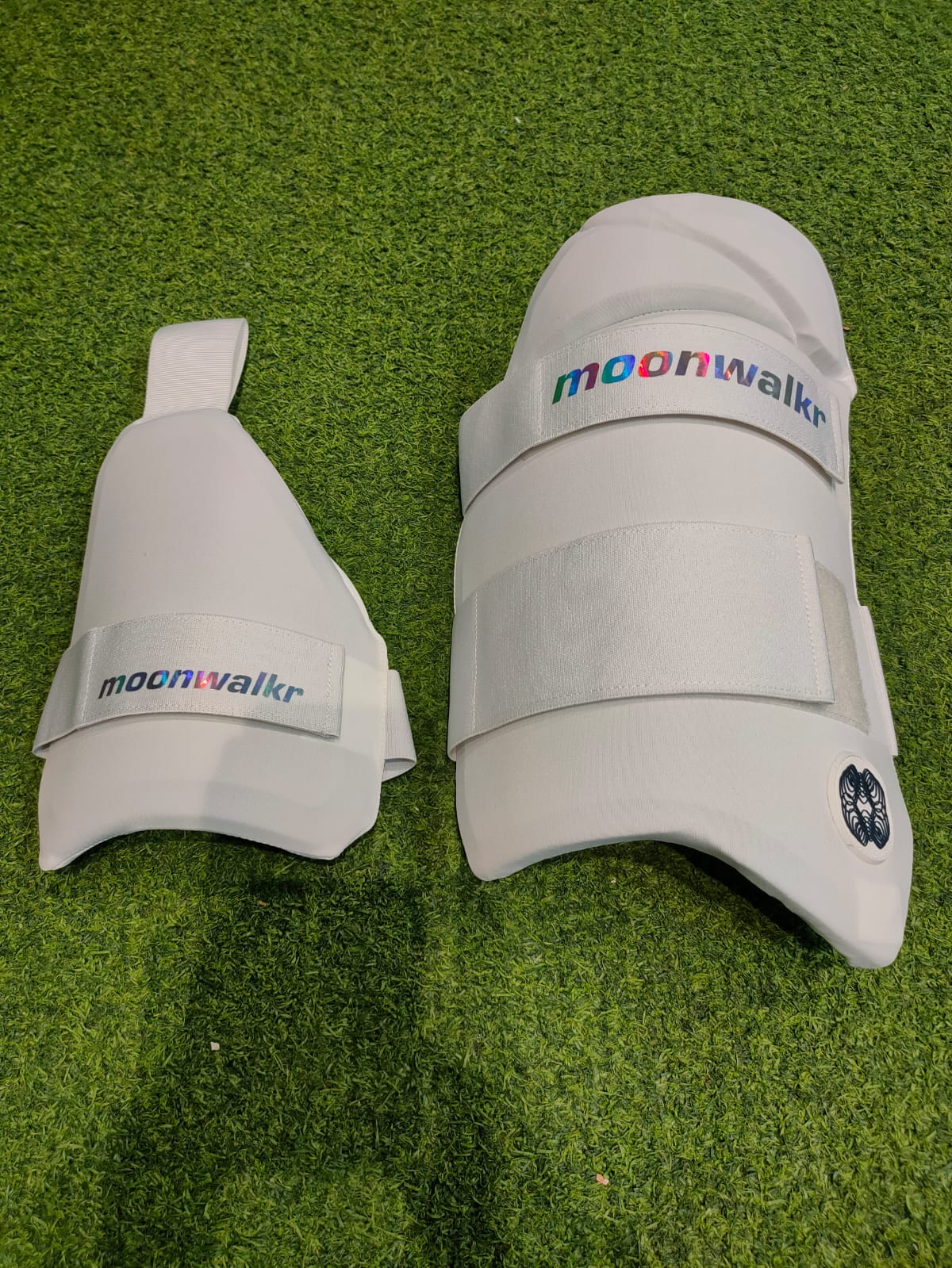 CRICKET THIGH PAD MOONWALKR 2.0 