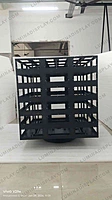 Four-sided LED cube cabinet 960 mm per side in powder-coated GI, hanging display – Lumina