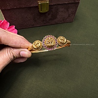 Lakshmi kemp handcuff