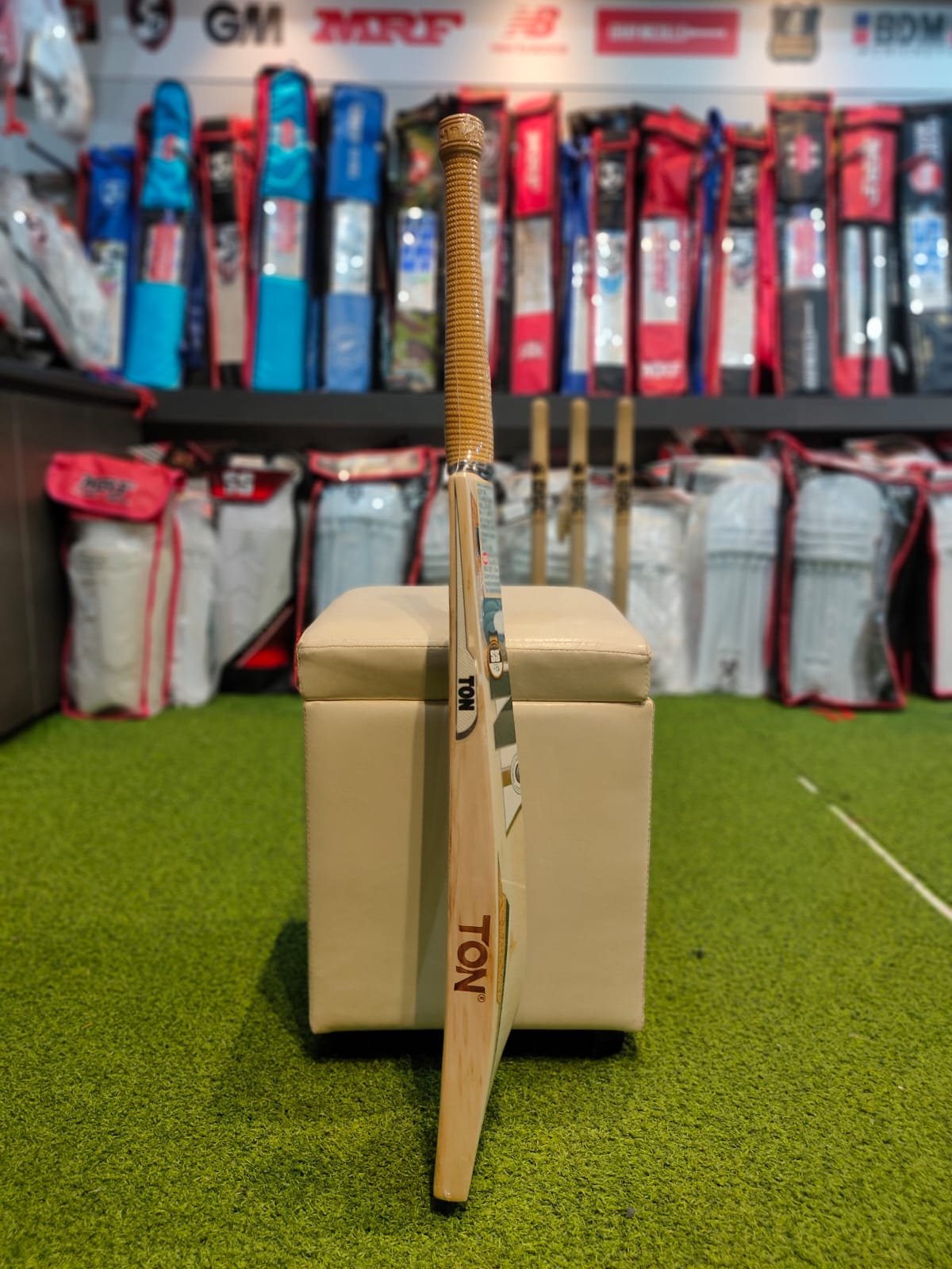 Cricket Bat - SS-EW TON SUPER Cricket Bat - SS-EW TON SUPER