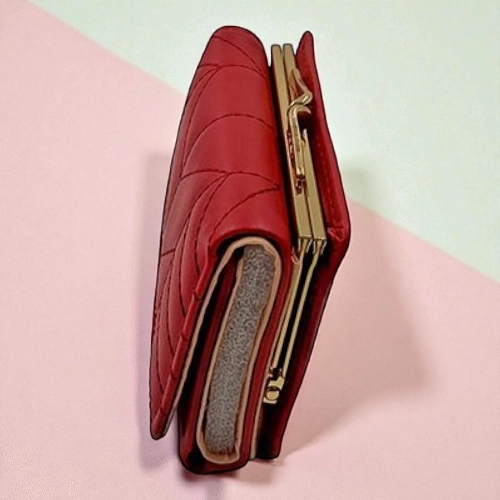 Elegant Quilted Women's Wallet