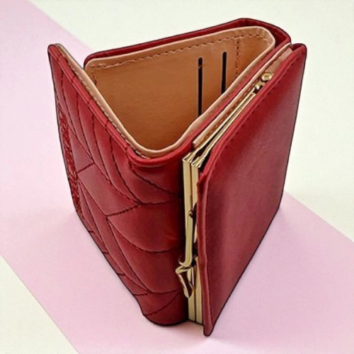 Elegant Quilted Women's Wallet