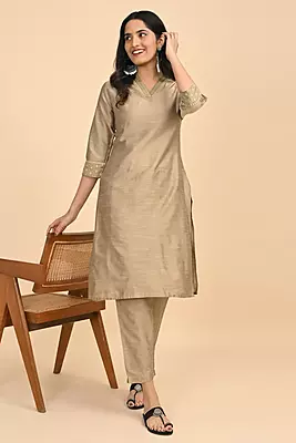 Women V-Neck Long Kurta