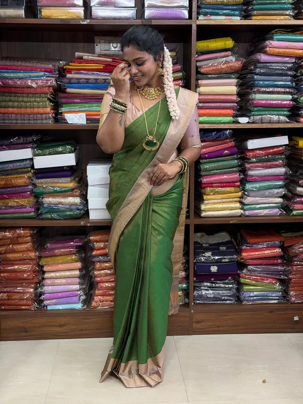 Premium Vairaoochi Soft Silk Saree – Emerald Green & Champagne Gold Designer Saree