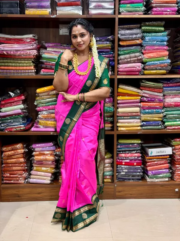 Kanchi Semi Silk Saree – Rani Pink & Bottle Green Traditional Zari Border Saree
