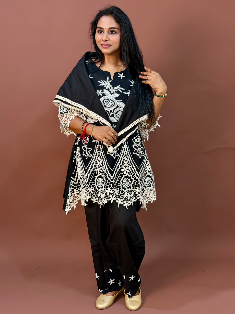 Luxury Celebrity Wear Slub Silk Kurti Set with Guipure Lace Appliqué – Black | M, L, XL, XXL