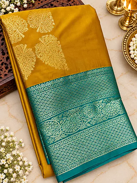 ?? KANCHIPURAM SEMI-BRIDAL SILK SAREE ?? A gorgeous blend of traditional elegance and festive charm!