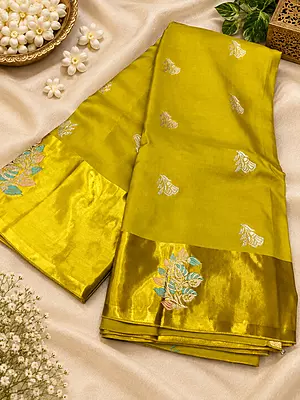Beautiful Pure Viscose Saree, featuring a rich Mashru silk border with exquisite traditional detailing