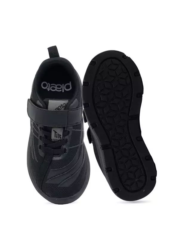 Plaeto Nova Black Shoes