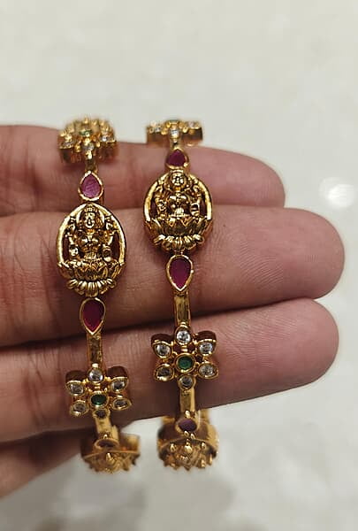 Laxmi Bagles