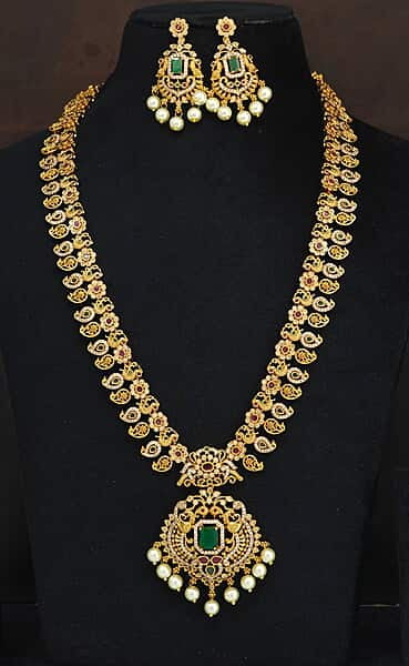 peacock design long haram ?