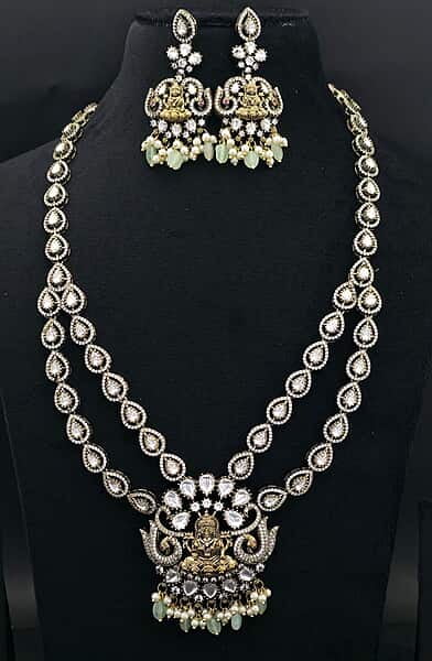 victorian Long Haram ?✨️