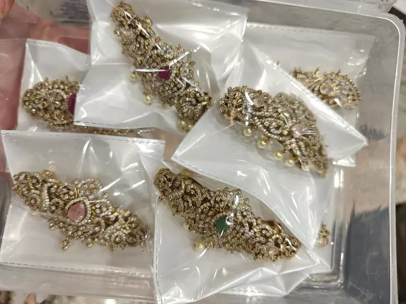 beautiful centre clips