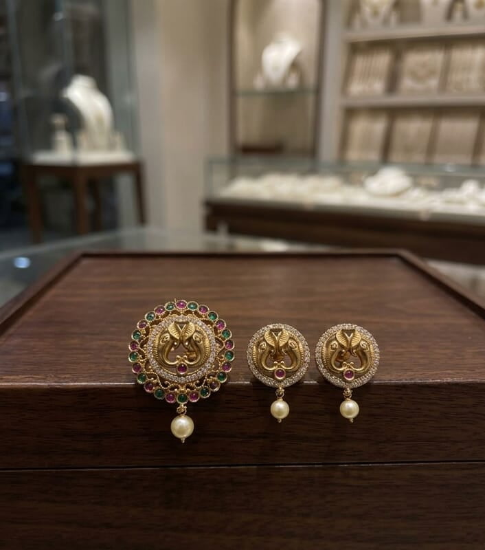 locket with earrings ♥️
