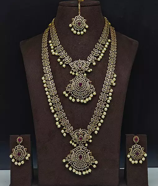 combo set with white stons
