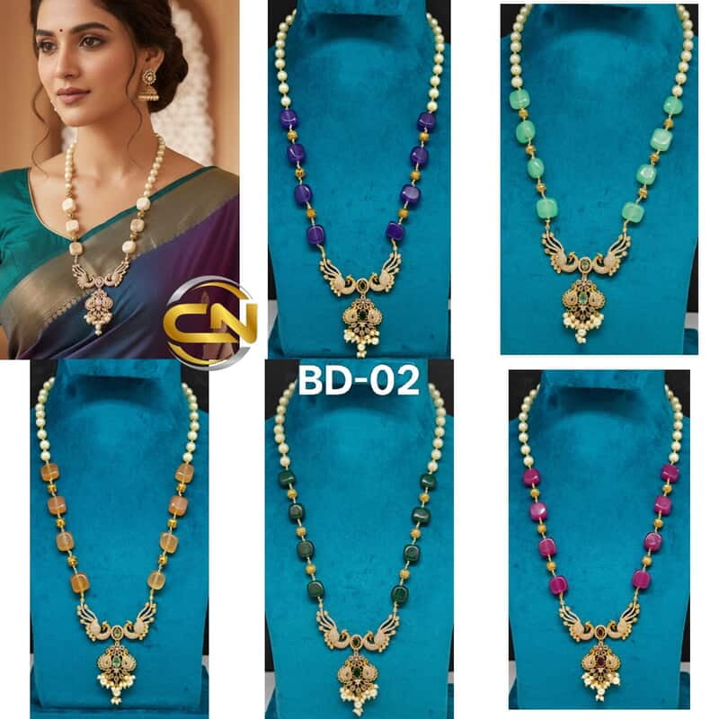 beads with mehandi polish locket ?