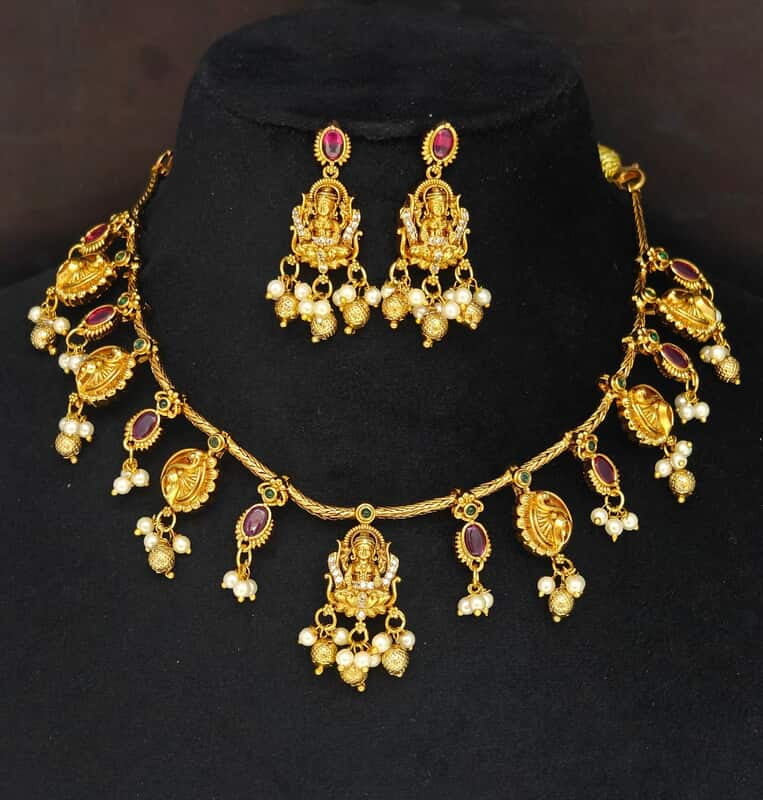 Laxmi devi design naan necklace ?