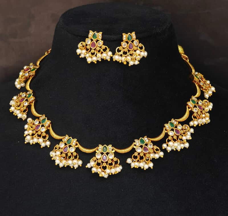 Lotus design kanthi necklace ?