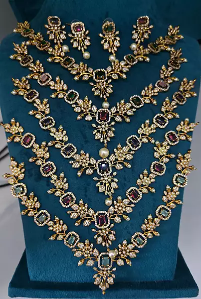 beautiful Neckalce all colors available