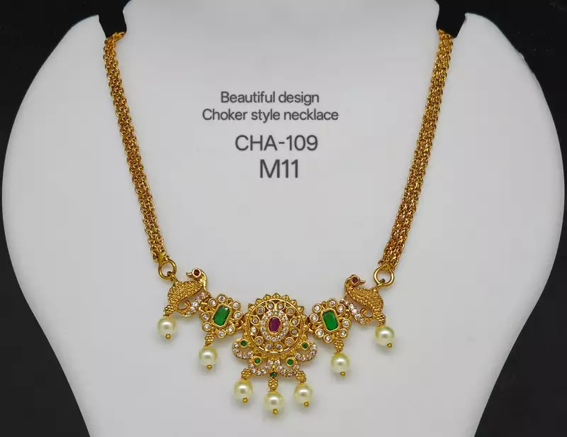choker style necklace