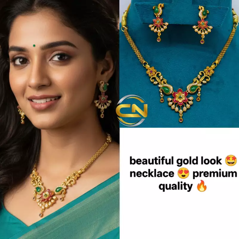 Gold look necklace ?