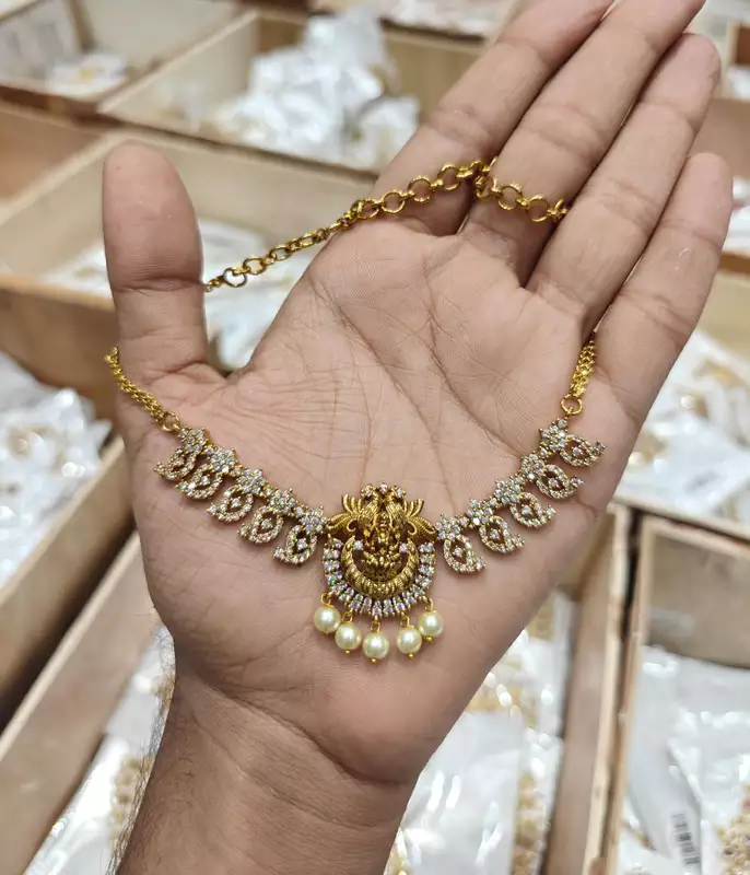 beautiful choker