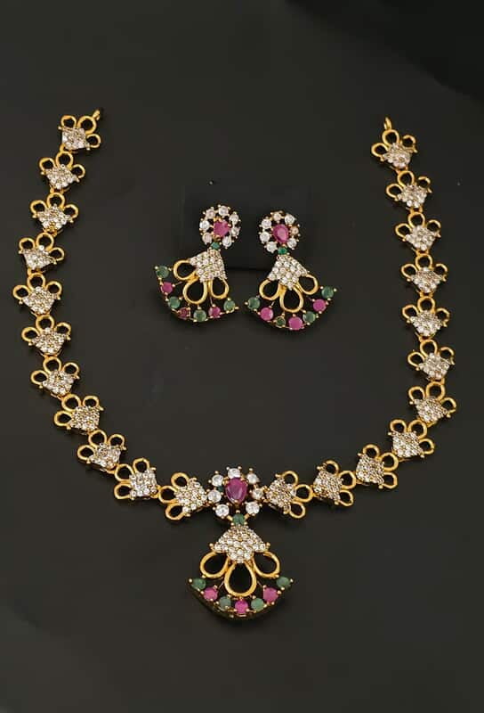 Stone Design Neckset ?