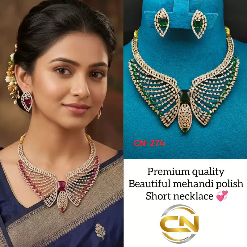 Beautiful mehandi polish short necklace ?
