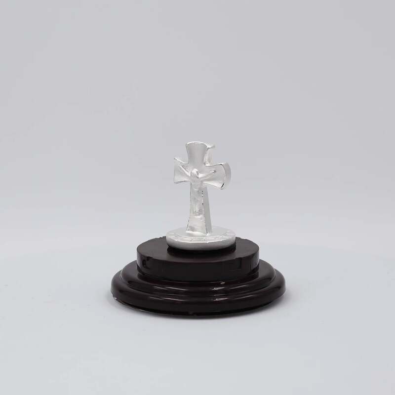 Silver Jesus Statue: Prayer, Gift, and Car Adornment