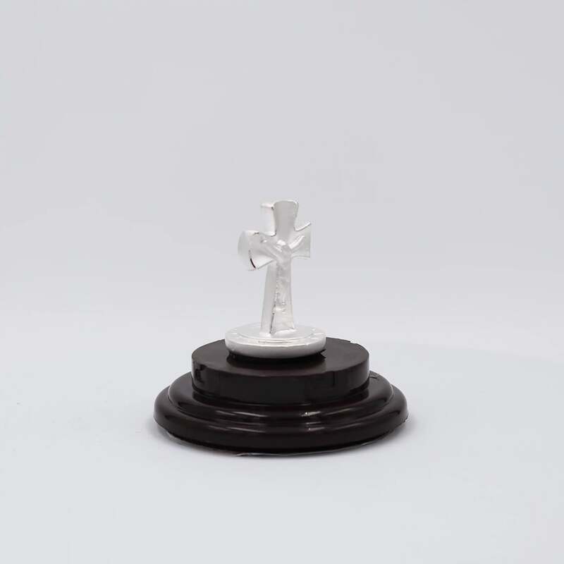 Silver Jesus Statue: Prayer, Gift, and Car Adornment