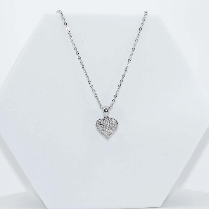 92.50 silver Dimond Heart Pendent with chain