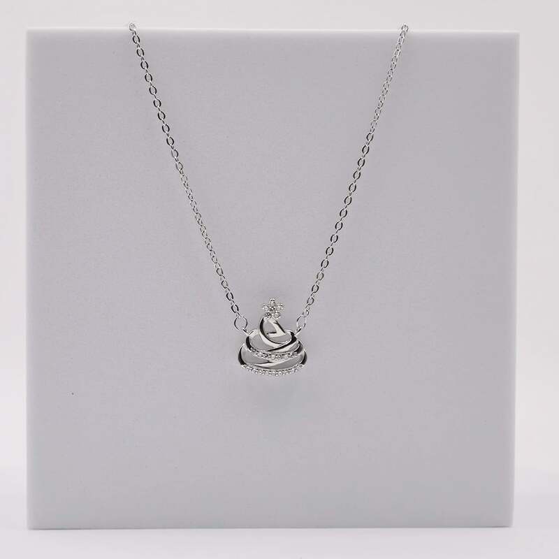 92.50 Silver Pendent with chain fancy
