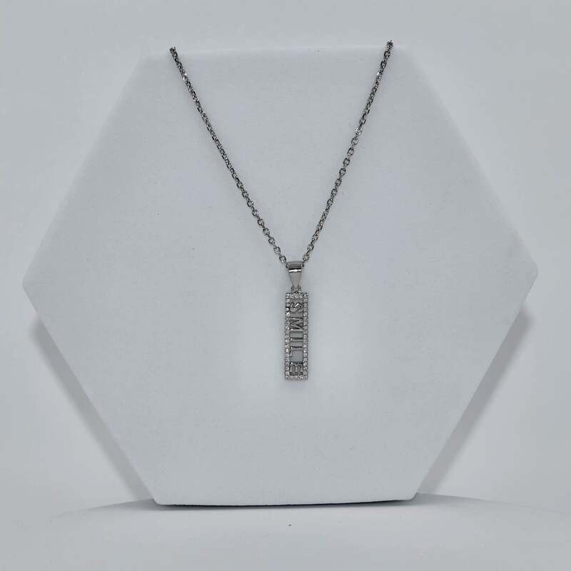 92.50 silver Smile pendent with chian