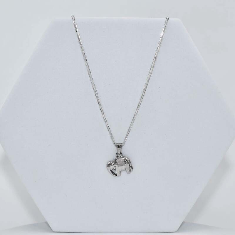 92.50silver elephent pendent with chain