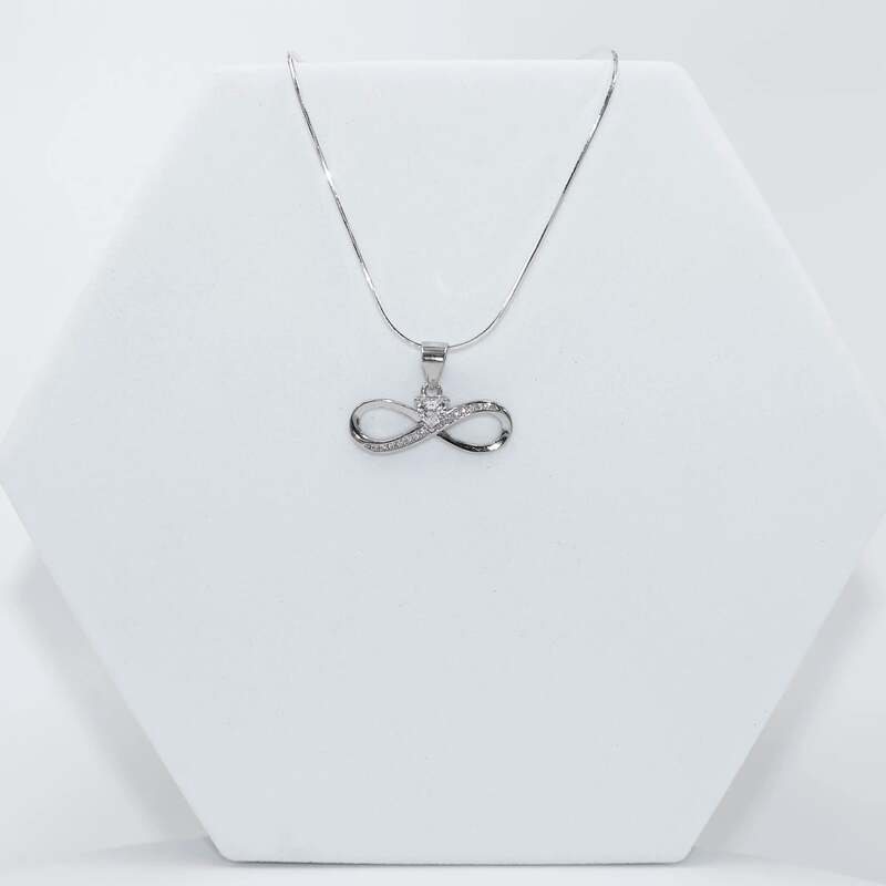 Silver infinity heart Stone pendent with Chain