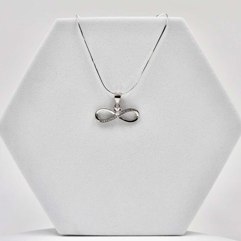 Silver infinity heart Stone pendent with Chain